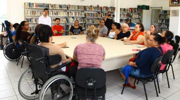Inclusão e acessibilidade são debatidos na Biblioteca Silvério Fontes 