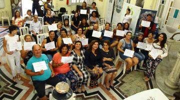 Curso em Santos forma mais 20 auxiliares de padaria. Há vagas abertas para outras capacitações