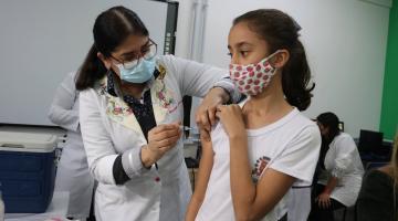 Santos amplia vacinação contra HPV e meningite para adolescentes