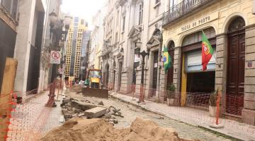 Avançam obras de reurbanização da Rua XV no Centro Histórico de Santos