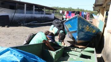 Mutirão de combate ao Aedes vistoria mais de 150 imóveis e embarcações no Monte Cabrão, em Santos 