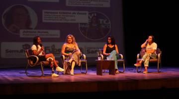 Mulheres atletas assistem a bate-papo sobre esporte e empreendedorismo em Santos