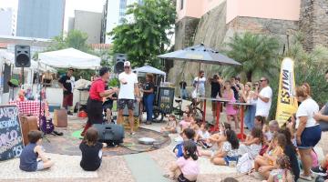 apresentação circense #paratodosverem