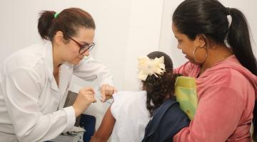 Santos prossegue com a vacinação de estudantes nas escolas municipais