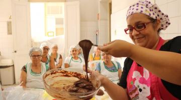 Turma em Santos conclui curso de Páscoa. Aprenda a receita do ovo