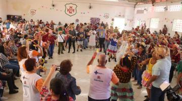 Participantes do Projeto Movimente-se, em Santos, se unem em animada festa junina inclusiva