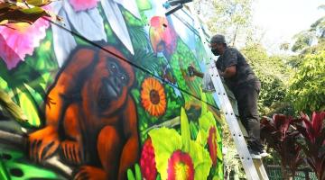 Orquidário ganha painéis em homenagem à fauna e flora de Santos