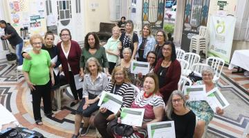Alunas do curso de artesanato do Fundo Social ganham certificado e nova perspectiva em Santos