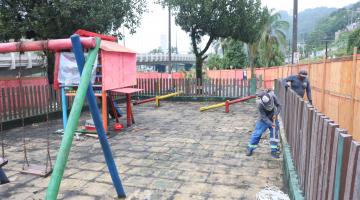 Praça no Centro Histórico de Santos recebe serviços de revitalização