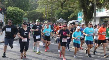Corredores na largada da prova. #Paratodosverem.