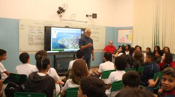 Alunos de escola municipal de Santos têm aula especial sobre cultura oceânica e meio ambiente 