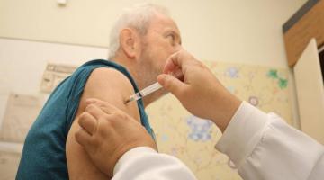 Imagem de vacinação. #Paratodosverem