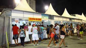 Público garante movimento intenso para entidades do Carnaval Solidário