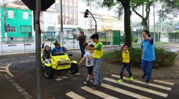 Projeto de férias da CET orienta e diverte crianças 