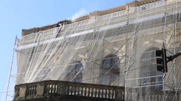 Iniciado restauro da fachada principal no Teatro Coliseu em Santos