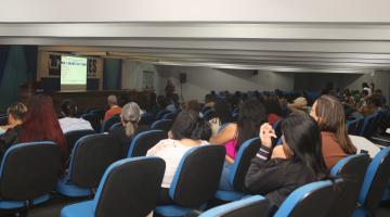 agentes comunitários assistem à palestra #paratodosverem