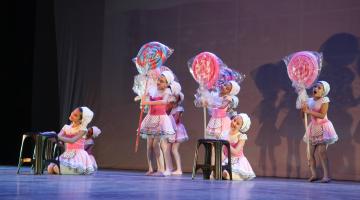 Mais de 400 alunos das vilas criativas de Santos se apresentam no 1º dia de festival de dança