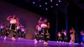 Cerca de 800 alunos das vilas criativas de Santos mostram talento em Festival de Dança