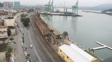 vista área geral do porto com foco no valongo em segundo plano. #paratodosverem 