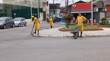 Capinação e raspação atendem a 154km de 12 bairros de Santos em outubro