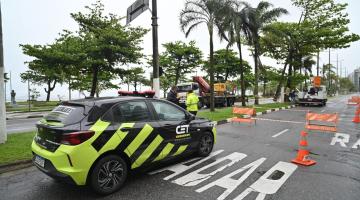 carro da CET em avenida #paratodosverem