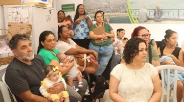 mães e pais acompanha a roda de conversa #paratodosverem 
