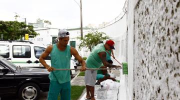 Cemitérios de Santos passam por manutenção