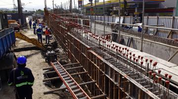 Construção do viaduto da entrada de Santos segue em ritmo acelerado  