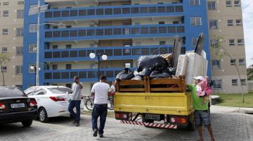 Moradores de palafitas começam a se mudar para apartamentos no São Manoel