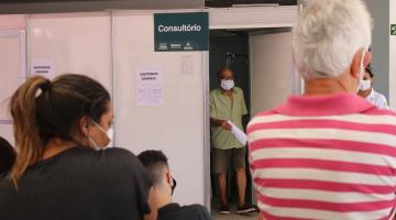 Mais duas tendas passam a atender pacientes com sintomas gripais em Santos