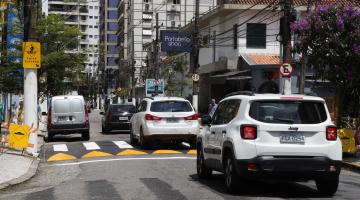 Ação reforça orientação a motoristas na lombofaixa do Boqueirão