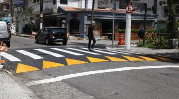 Primeira lombofaixa é instalada na Rua Azevedo Sodré