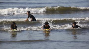 Aulas de bodyboard do Projeto Verão terminam com mais de 700 atendimentos 