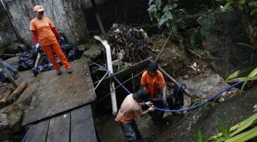 Prefeitura retira 8 toneladas de lixo do Tetéu