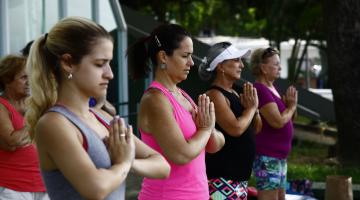 Tai chi é opção gratuita de relaxamento às quartas e sextas. Assista ao vídeo