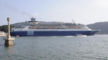 Navio Sovereign retorna a Santos e movimenta mais de 4 mil turistas