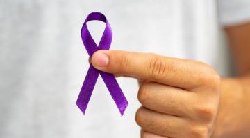 Fevereiro Roxo: Santos oferece tratamento especializado contra fibromialgia