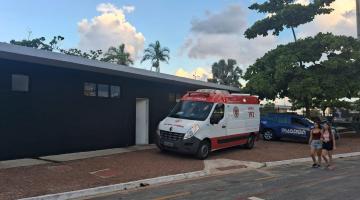 ambulância parada no parque #paratodosverem 