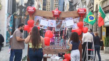 varal com mensagens em prol da doação #paratodosverem