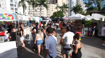 Feira Economia Criativa na praça do Aquário. #Paratodosverem