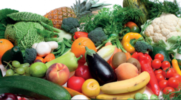 vegetais e frutas em grande quantidade. #paratodosverem