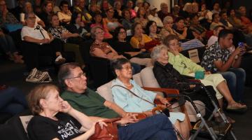público acompanha o evento #paratodosverem