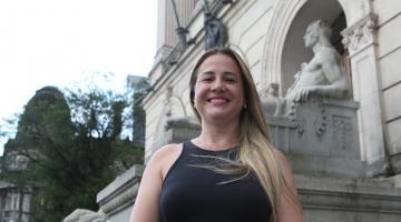 servidoria sorri na frente da prefeitura #paratodosverem