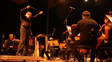 orquestra sinfônica durante apresentação #paratodosverem