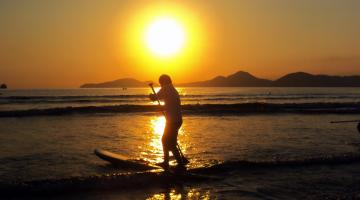 Praias de Santos são liberadas para atividades esportivas individuais sem restrição de horário