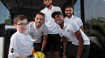 Menino da Ucrânia realiza sonho de conhecer o país do futebol