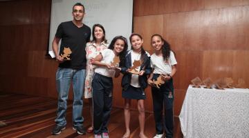 Premiados alunos vencedores de competição tecnológica 