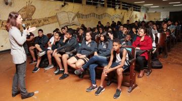 Estudantes visitam escola Paula Souza e conhecem cursos