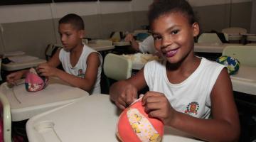 Projeto de escola municipal de Santos estimula solidariedade a refugiados