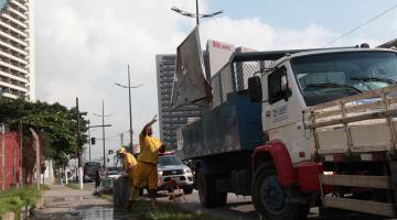 Prefeitura de Santos mantém recolhimento de materiais deixados em ruas do Centro